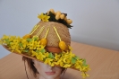 Wiosenne nakrycie głowy nauczyciela rzeszowskiej Siedemnastki